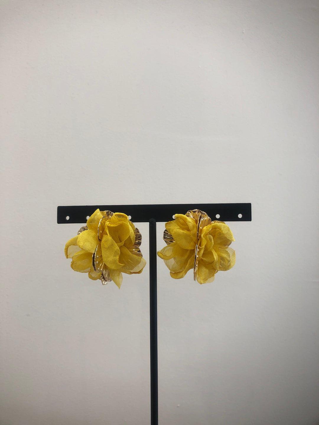 Boucles d’oreille fleur moutarde