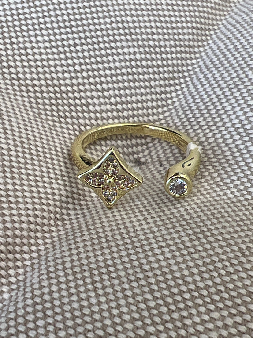 Bague trèfle strass ouverte or