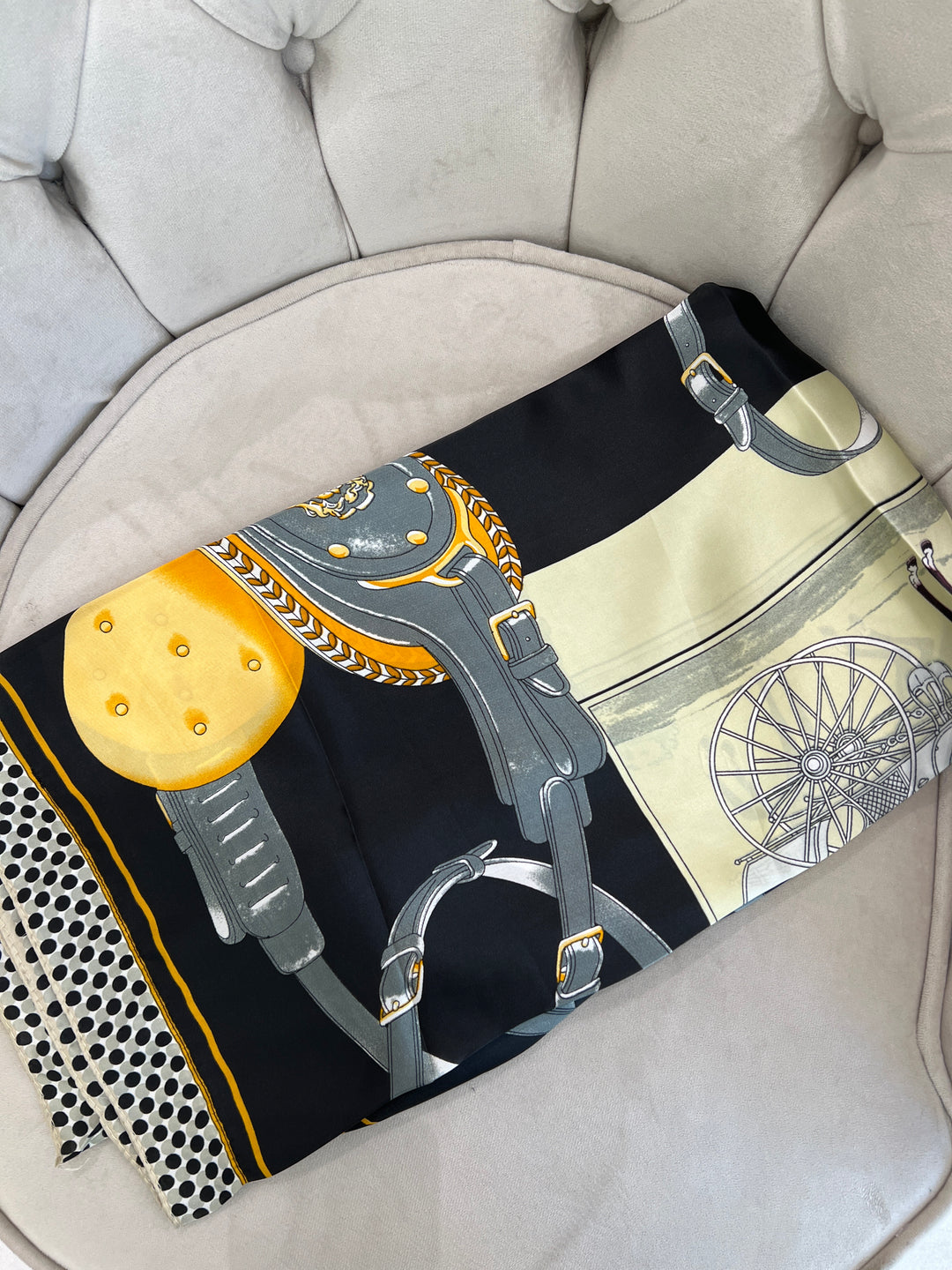 Foulard vert pale noir