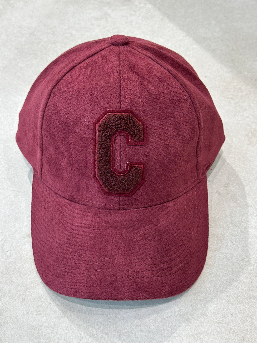 Casquette bordeaux C effet daim