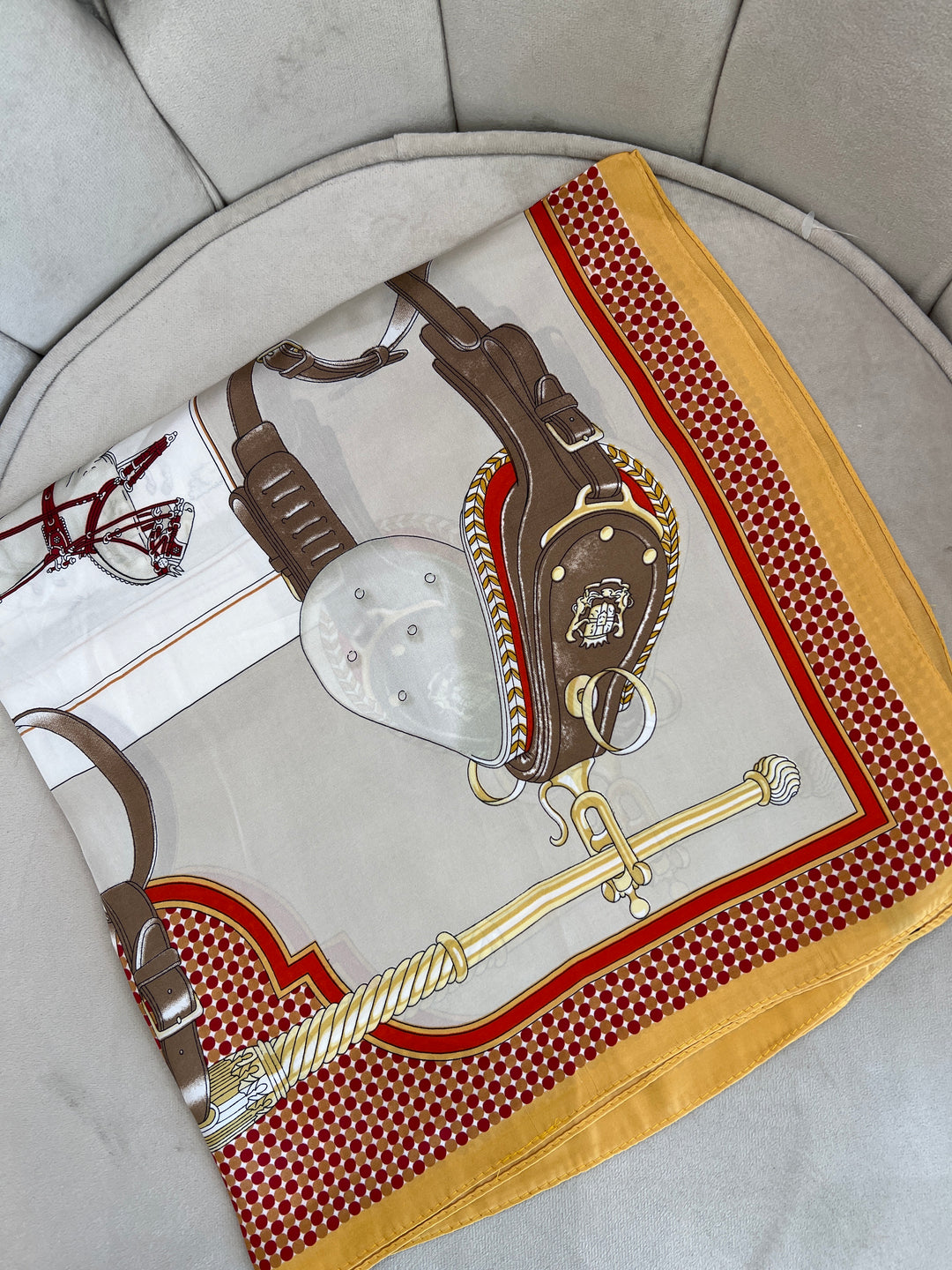 Foulard moutarde rouge cheval