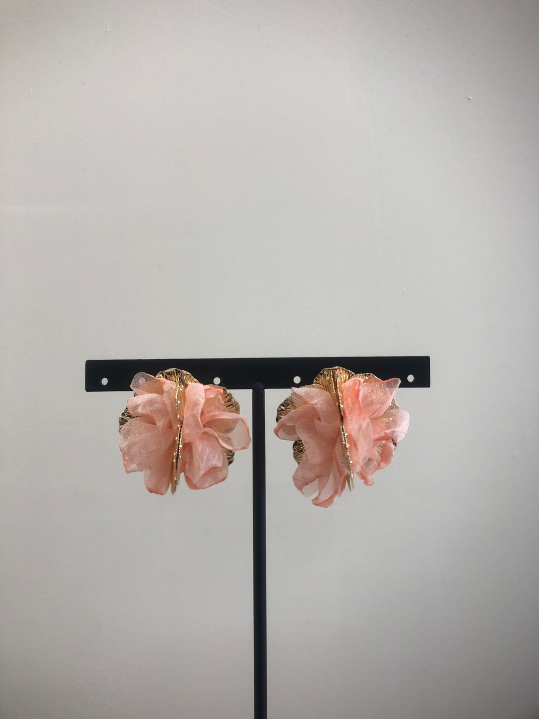 Boucles d’oreille fleur saumon