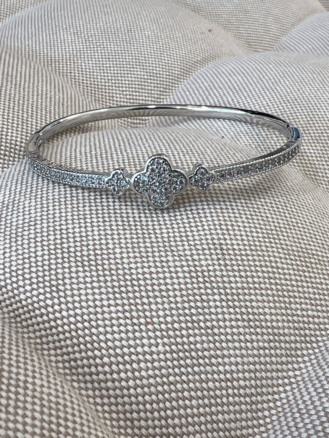 Bracelet trèfle strass argent