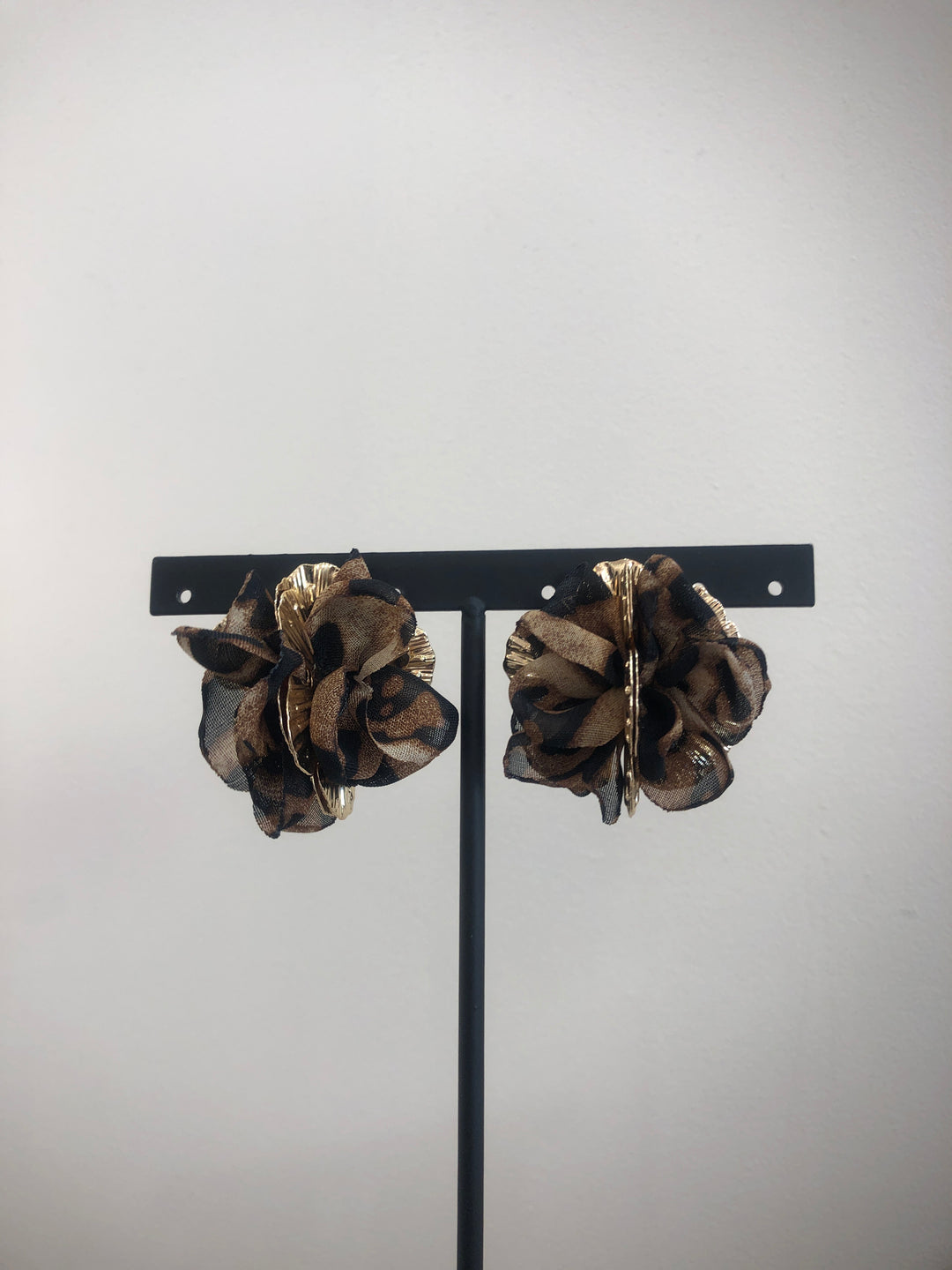 Boucles d’oreille fleur léopard