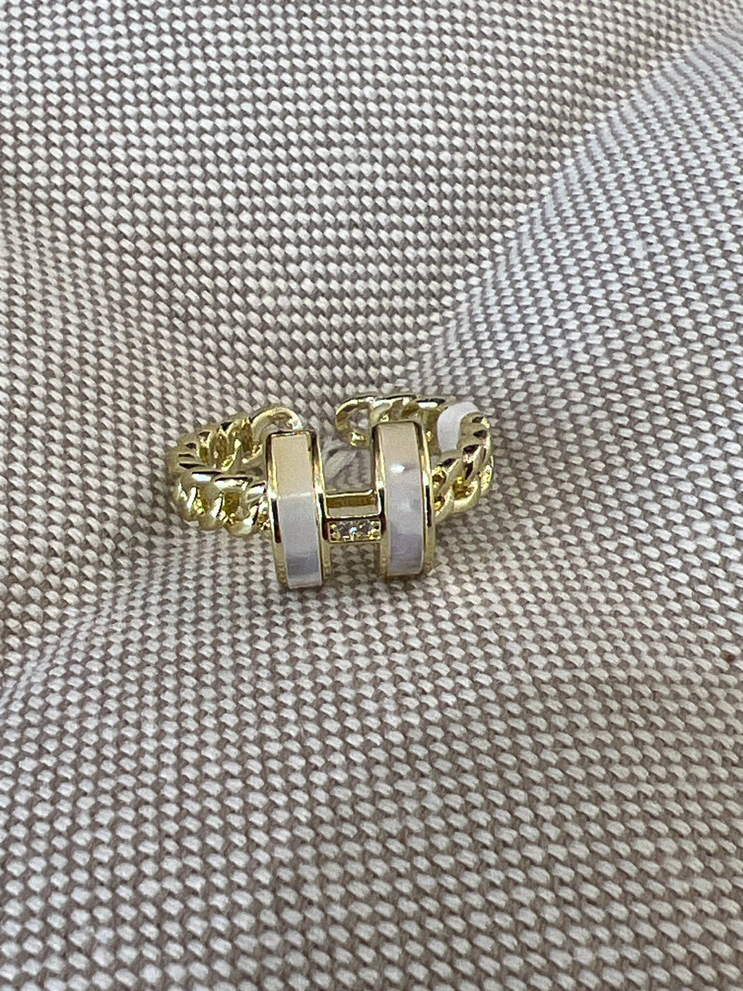 Bague H chaîne doré