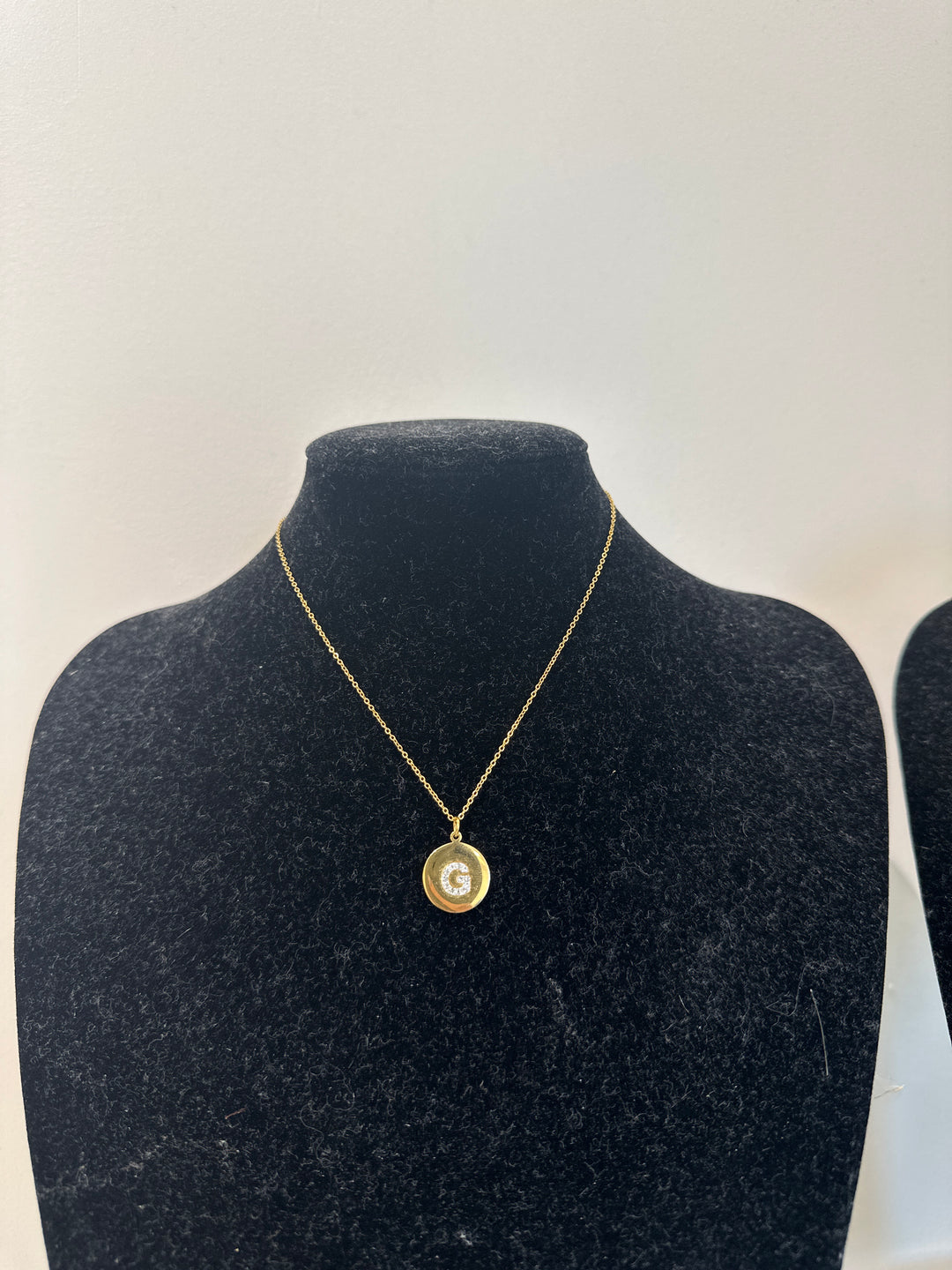 Collier or G strass