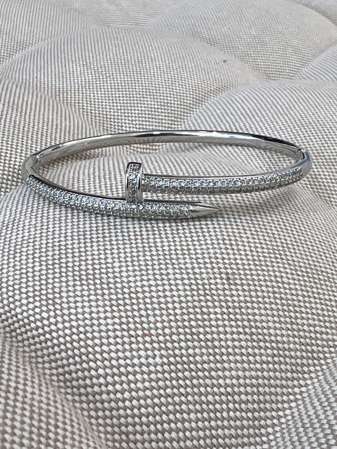 Bracelet clou simple strass argent