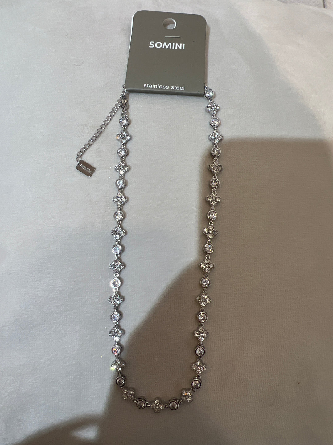 Collier trèfle strass argenté