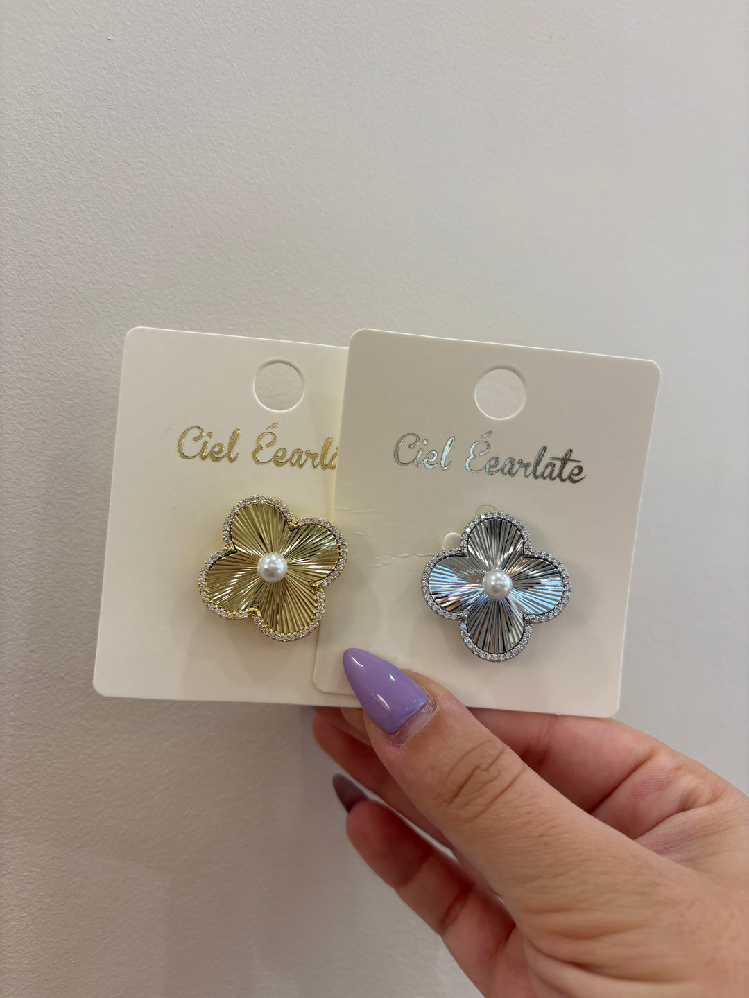 Broche fleur simple