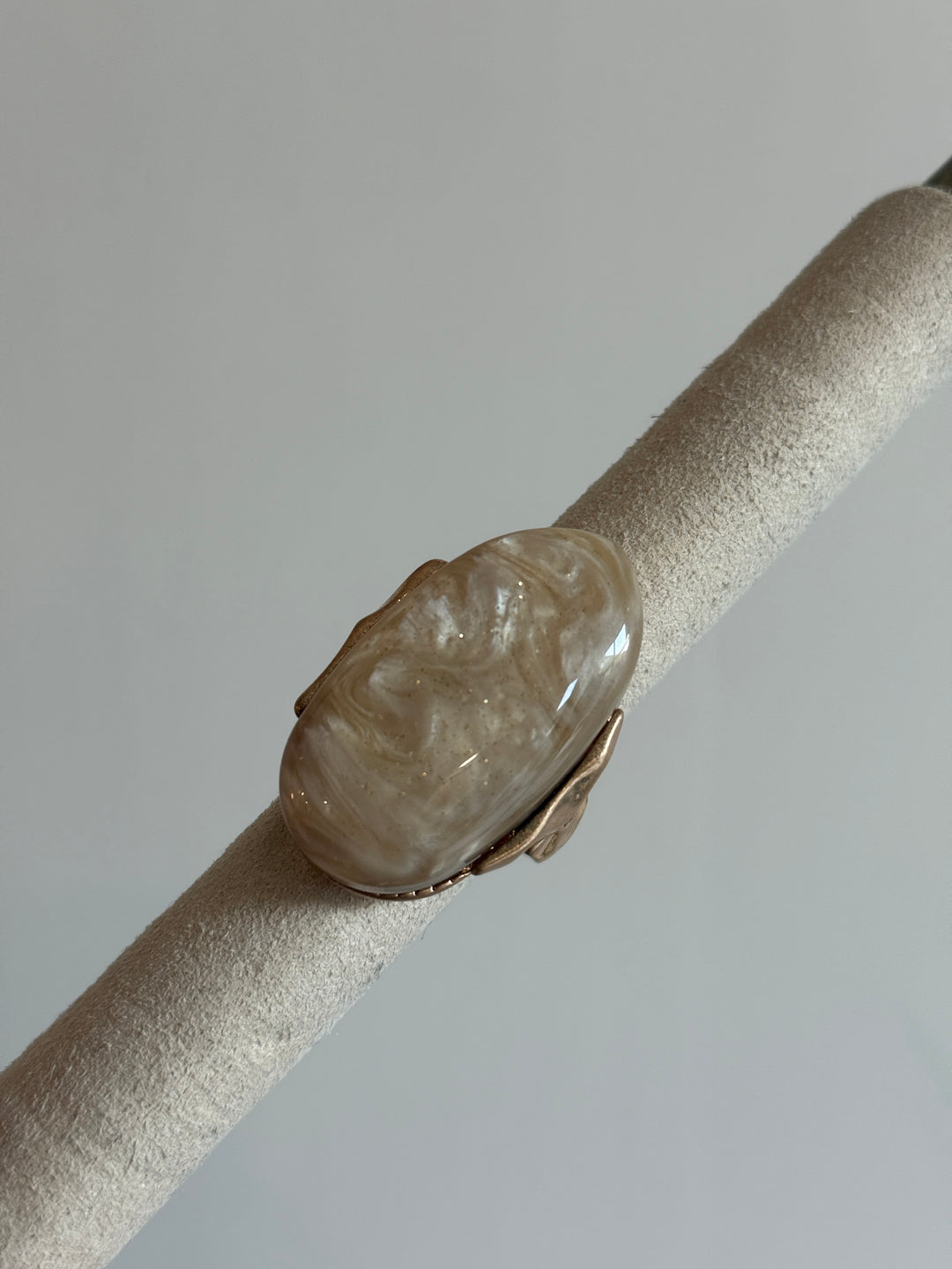 Bague nacre beige