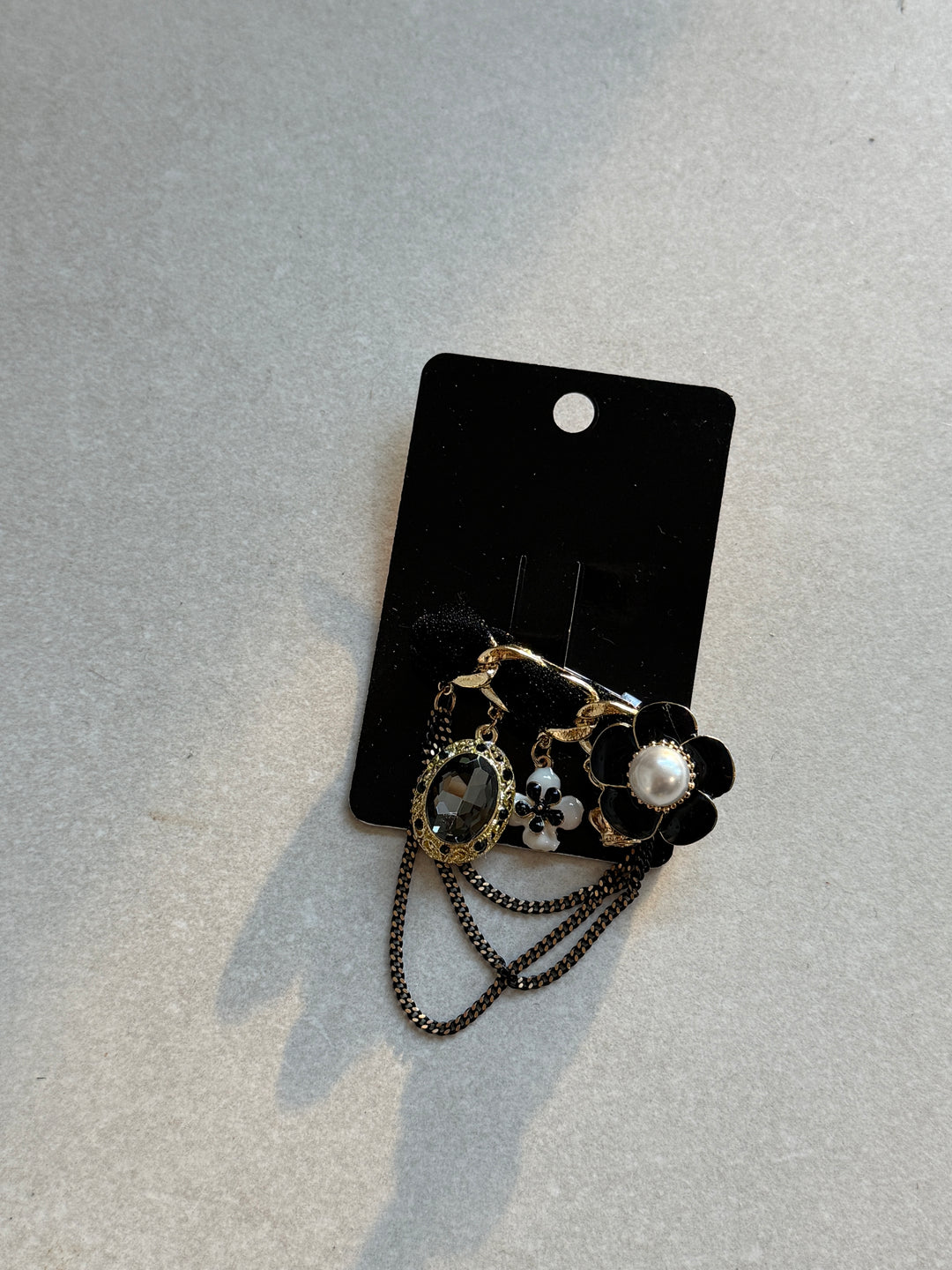 Broche pendentifs fleuri perles