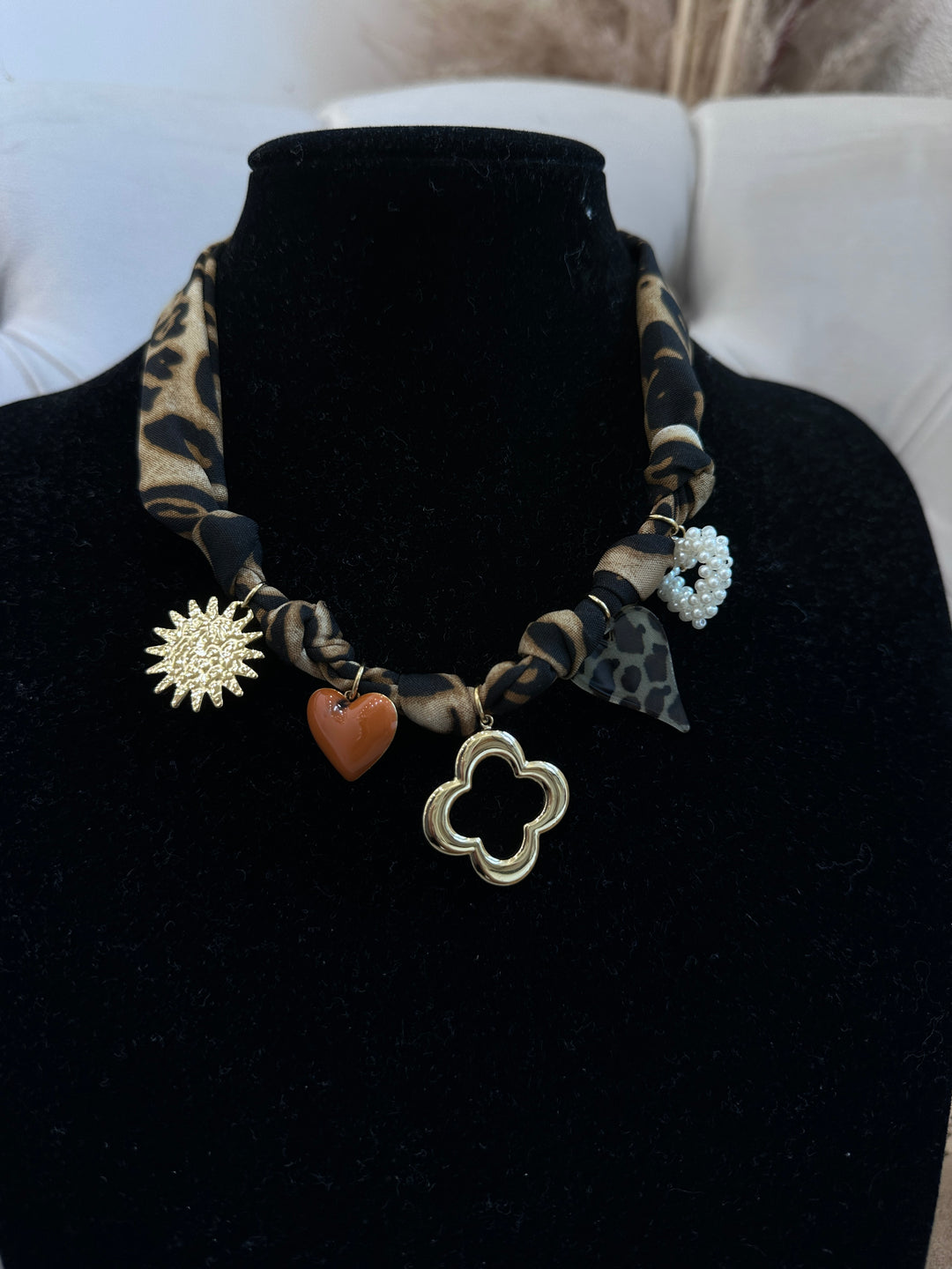 Collier léopard trèfle