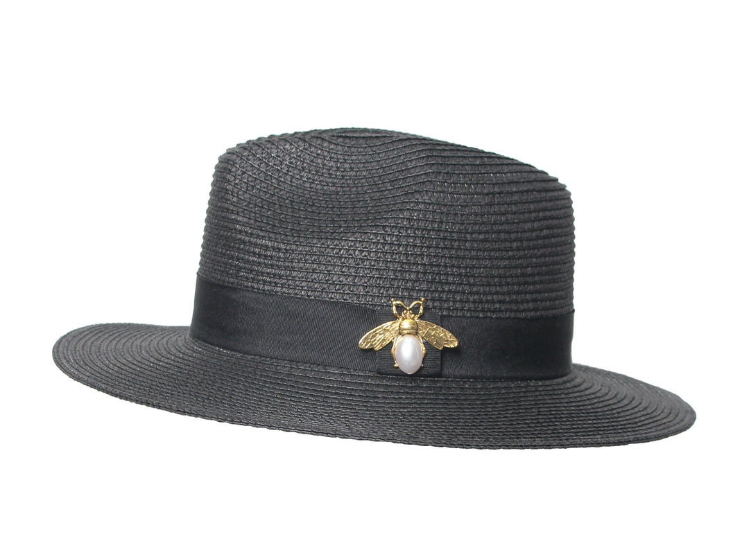 Chapeau noir broche abeille