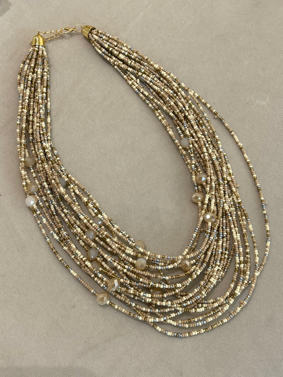 Collier perles multi-chaînes