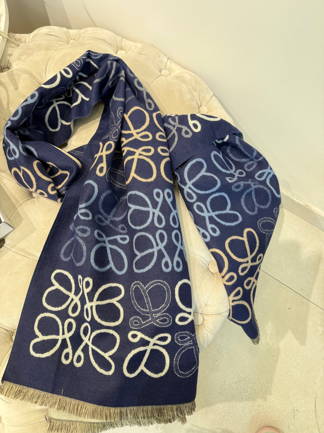 Écharpe bleu marine motifs 0314