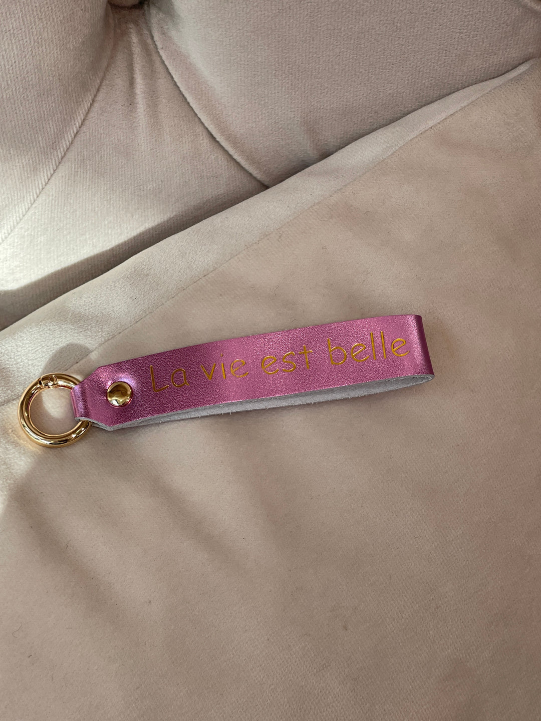 Porte clé rose « La vie est belle »