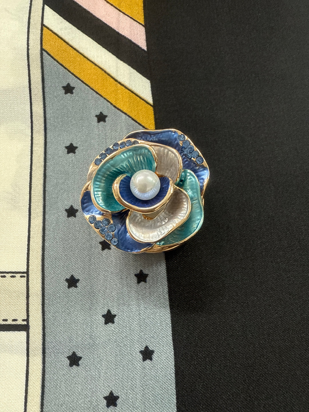 Broche fleur bleu