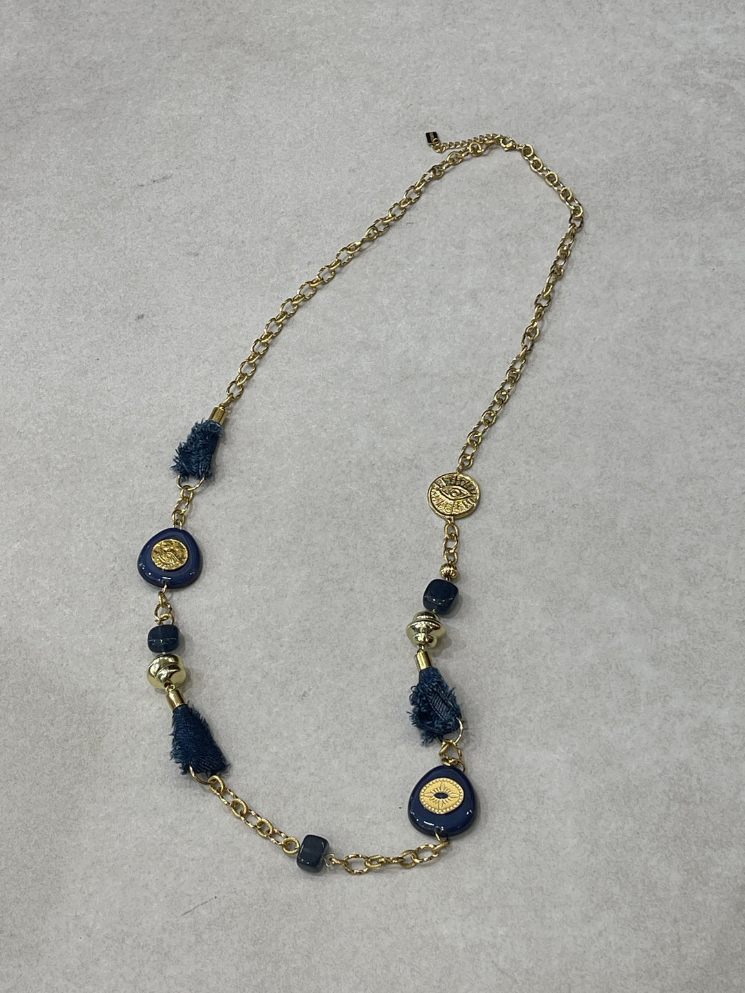 Collier long doré tissus marine