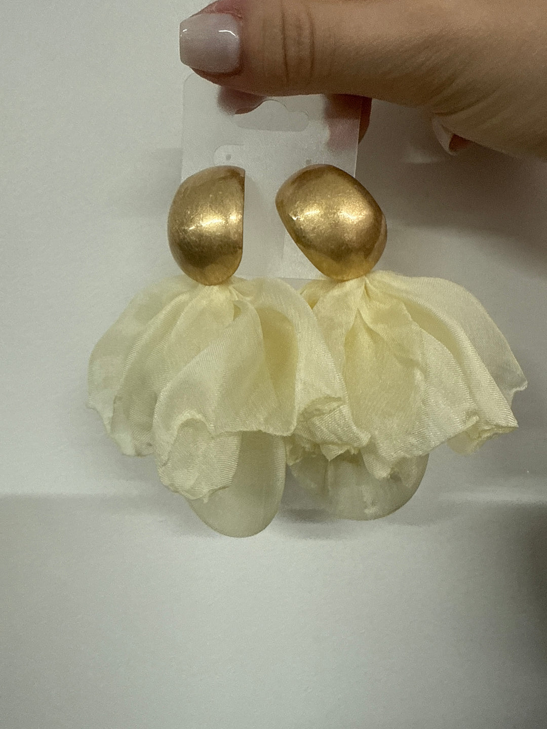 Boucles d’oreilles tissu ecru et doré