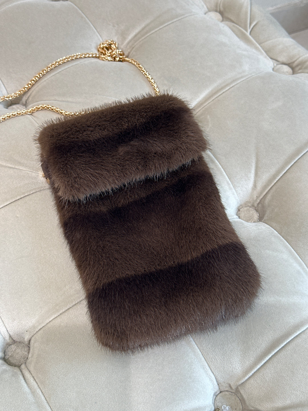 Petit sac fourrure rayure chaîne fine or choco 2506-10