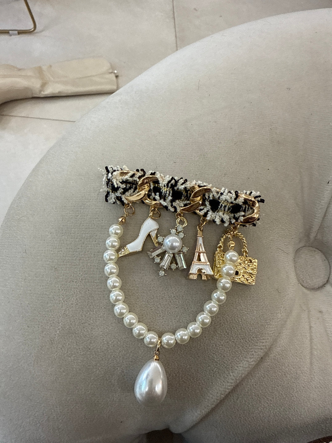 Broche pendentifs perles