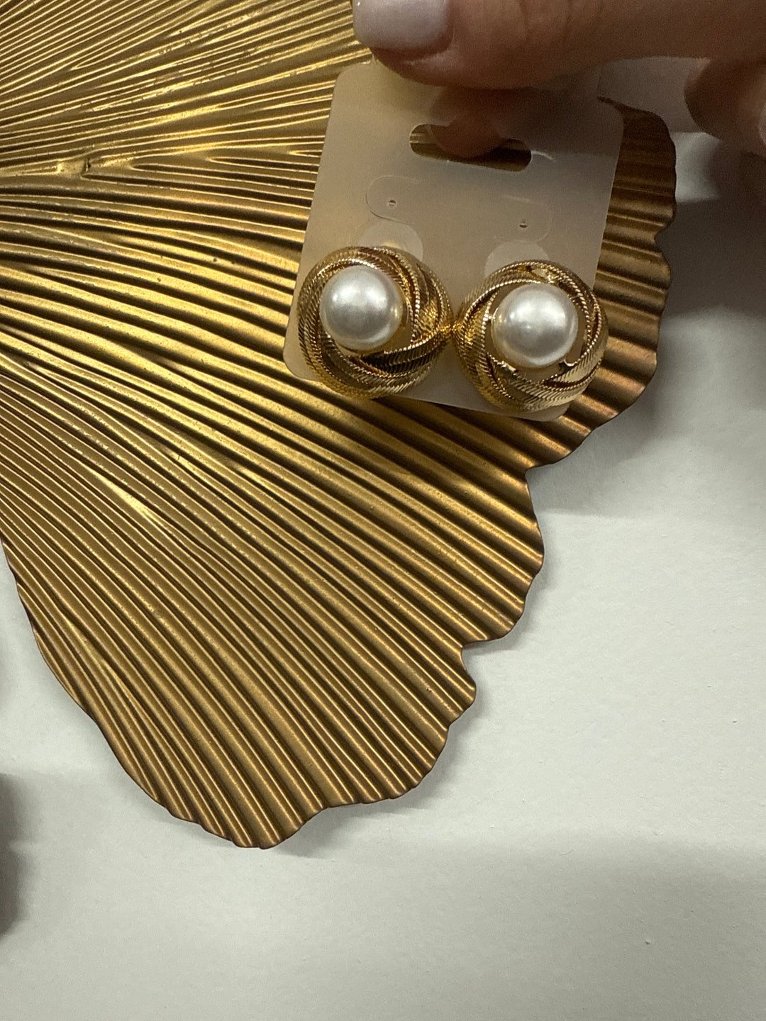Boucles d’oreilles or strillé perle