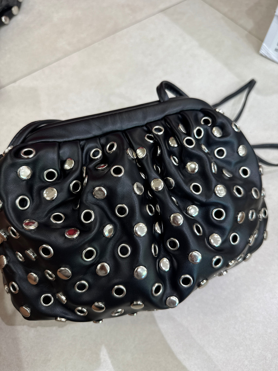 Sac similicuir cloutés