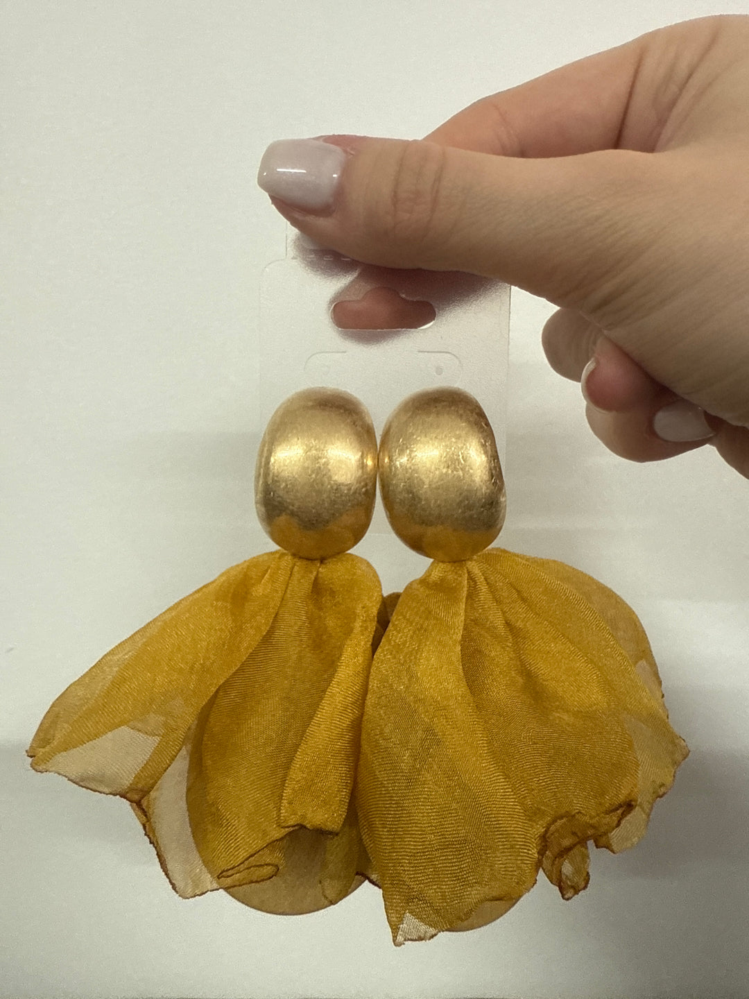 Boucles d’oreilles tissu moutarde et doré