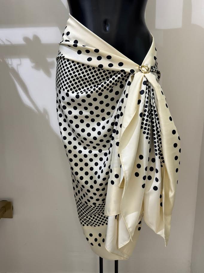 Grand Foulard à pois N16