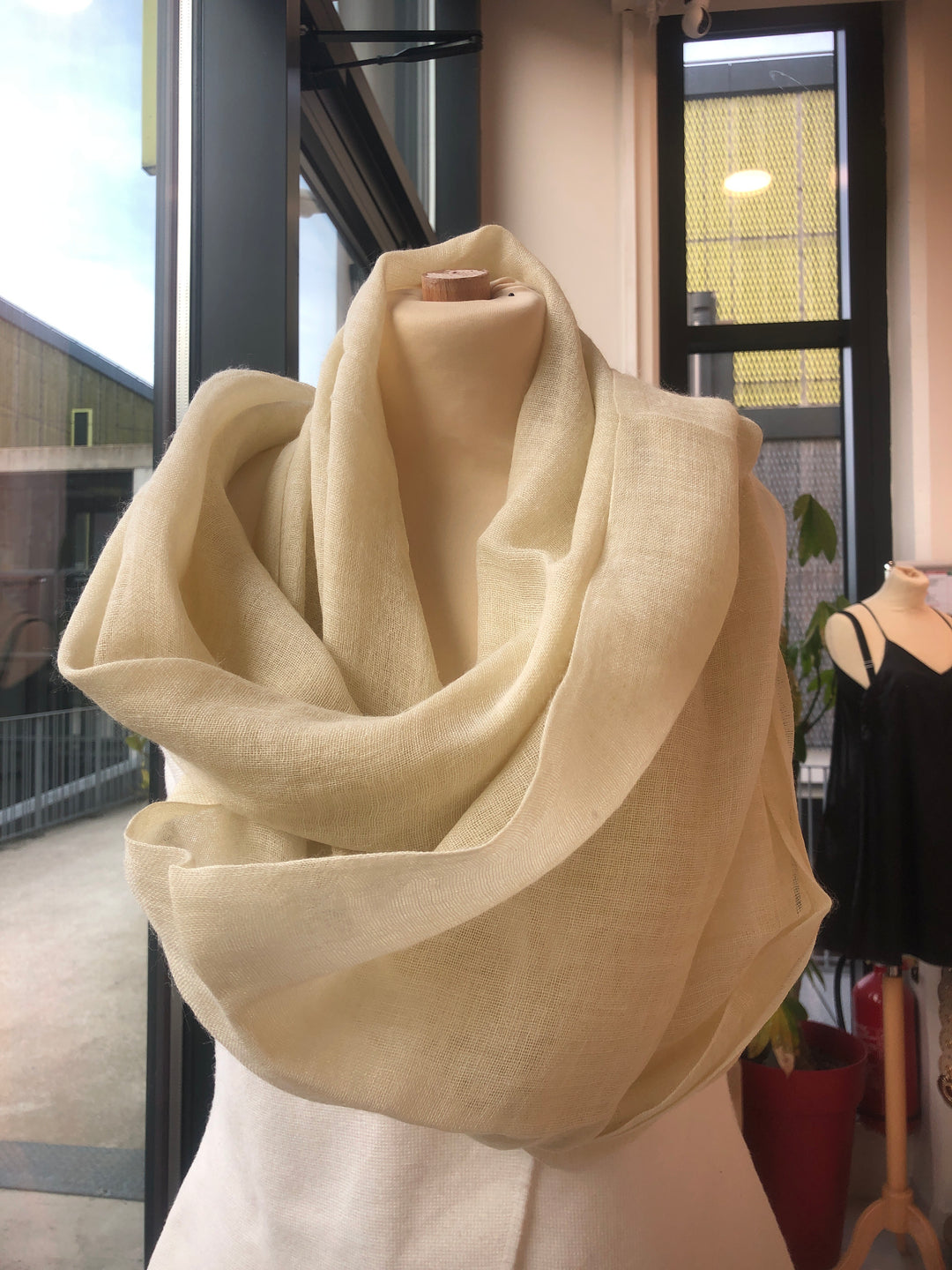Foulard effet lin jaune clair