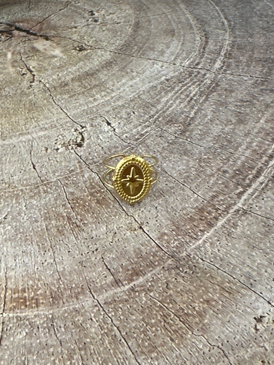 Bague étoile ovale or