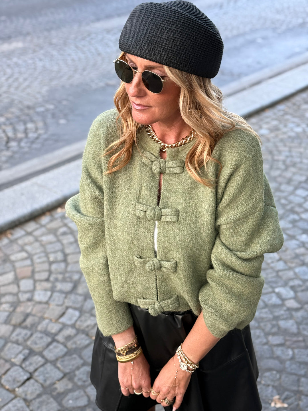 Pull gilet boutons asiatique En Vert 91070
