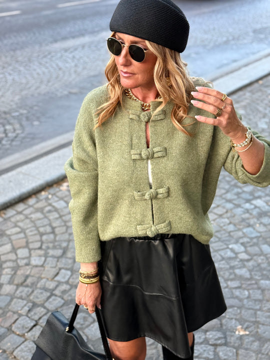 Pull gilet boutons asiatique En Vert 91070