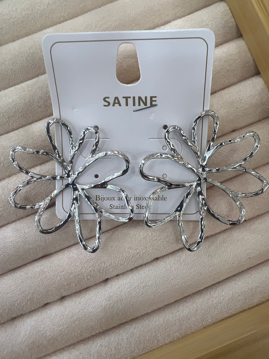 Boucles d’oreille fleur argent