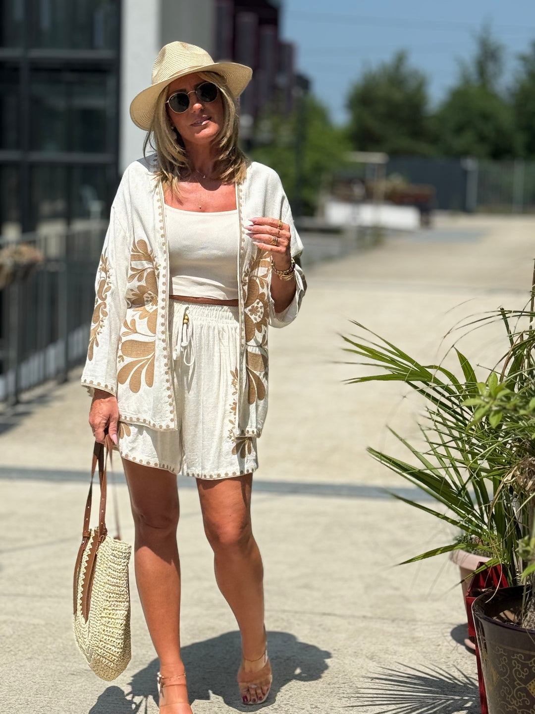 Ensemble brodé Camel 25SP064