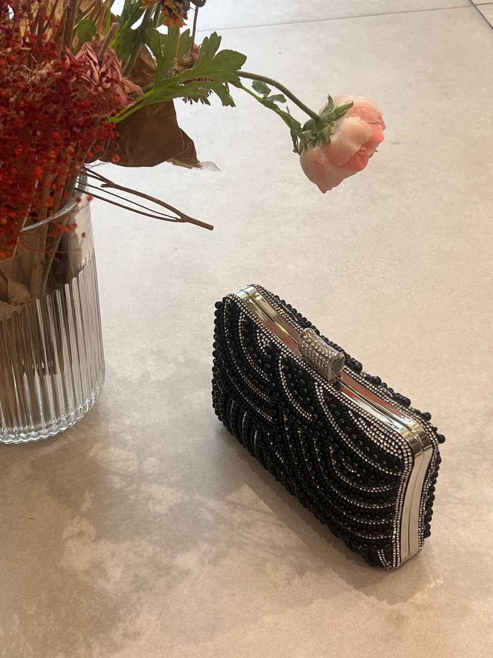 Pochette perles noir 009