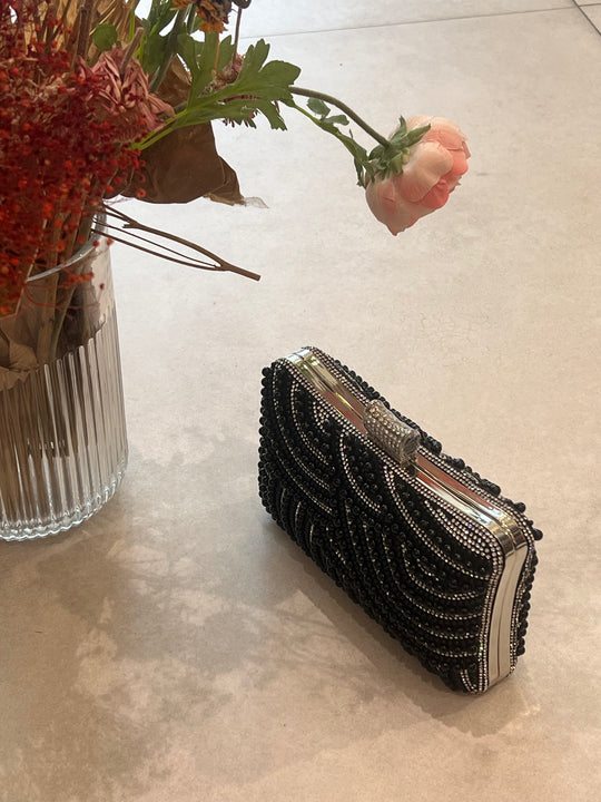 Pochette perles noir 009