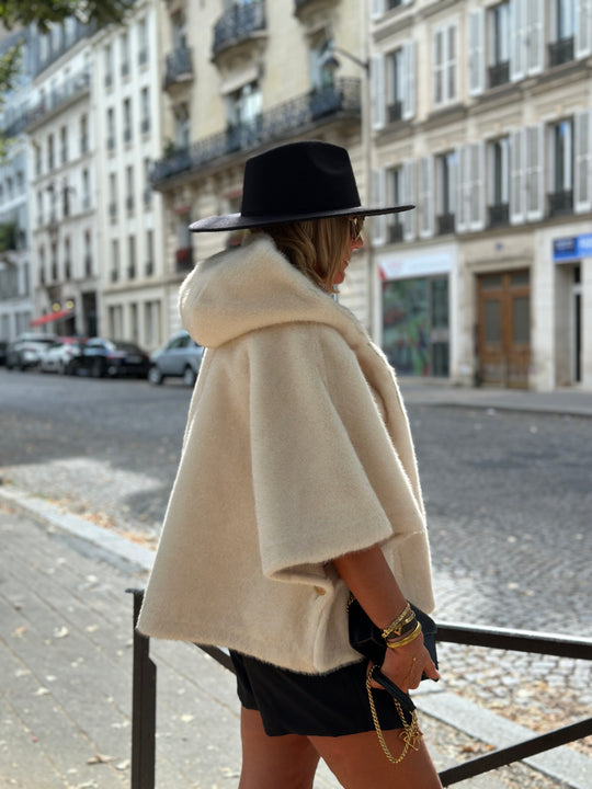Cape fourrure Ecru F238550 ( Giovanni)