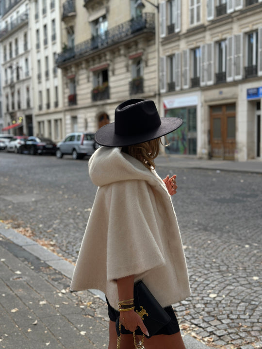 Cape fourrure Ecru F238550 ( Giovanni)