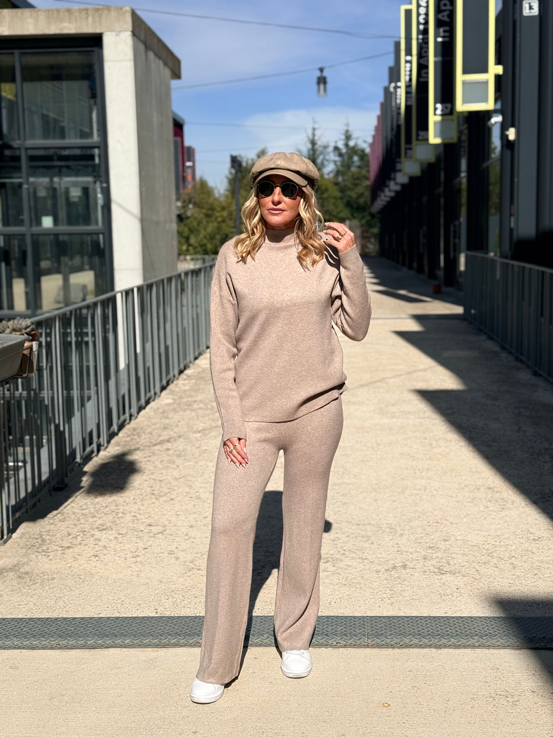 Ensemble pull col montant + pantalon PC7537