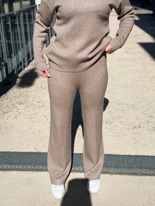 Ensemble pull col montant + pantalon PC7537