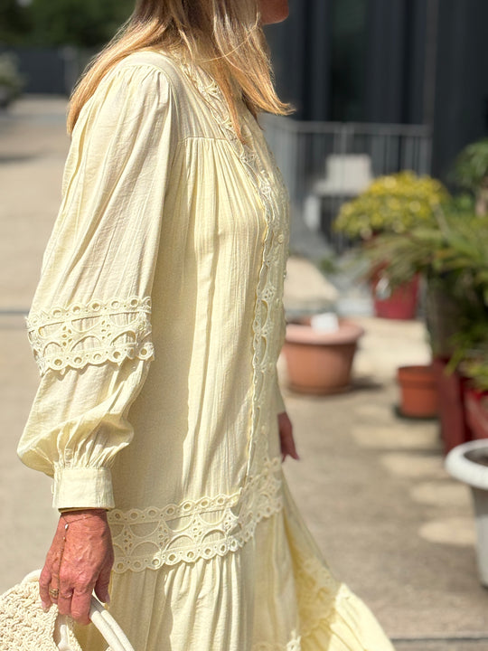 Robe jaune 1588