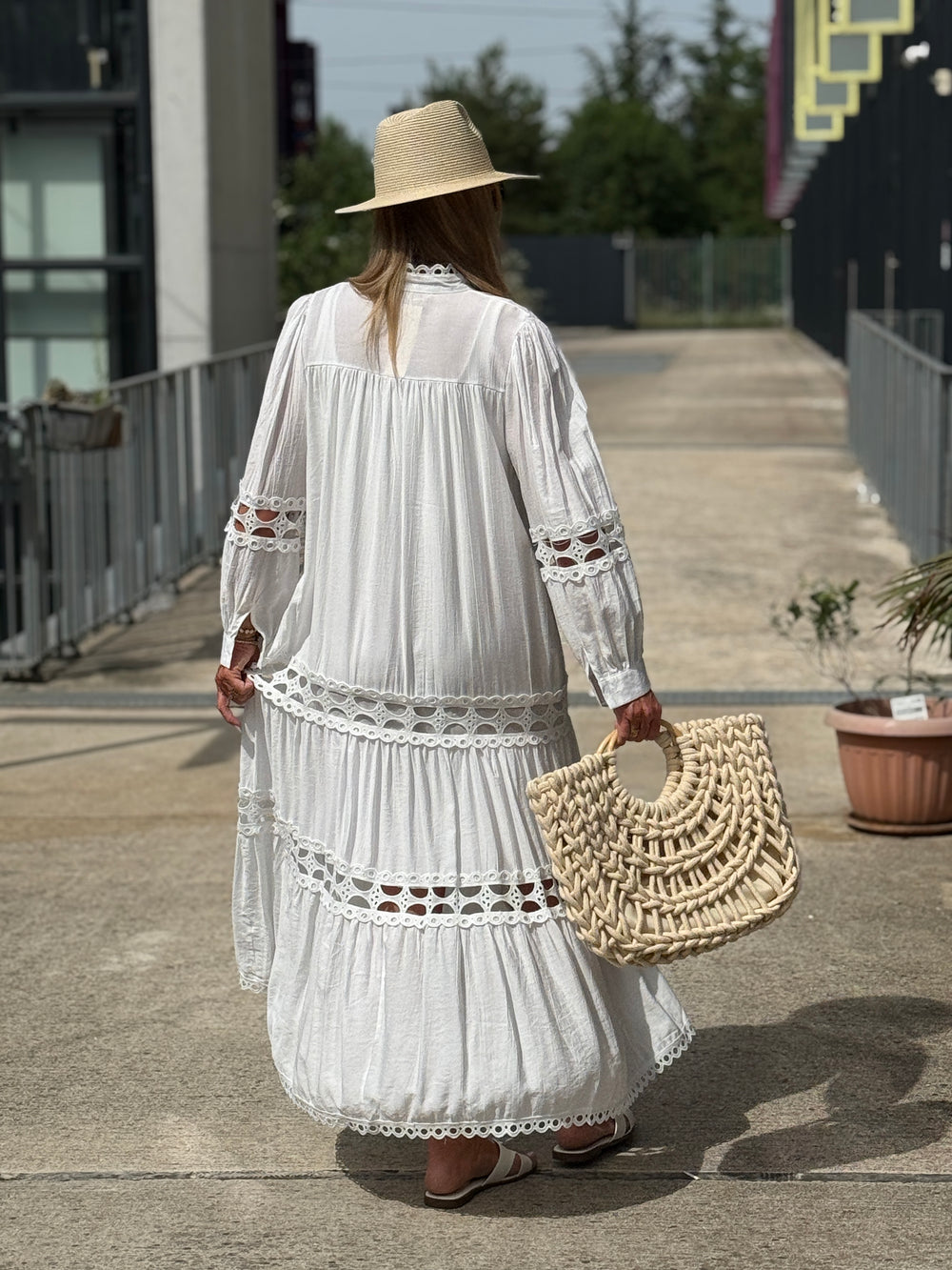 Robe/Gilet brodé boutonné Blanc  1598