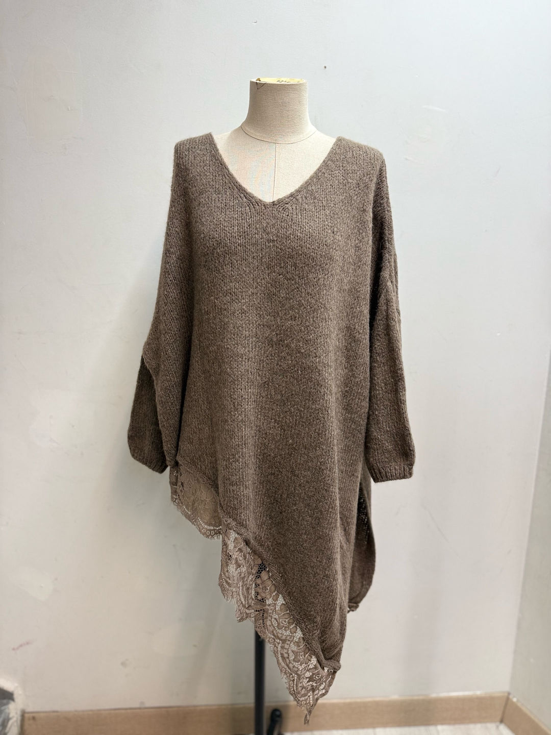 Pull tunique asymétrique dentelle 10612