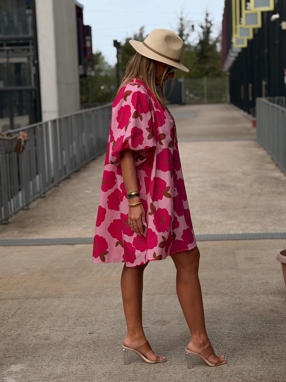 robe volant fleuri rose fushia 84505 – RQUEEN Paris