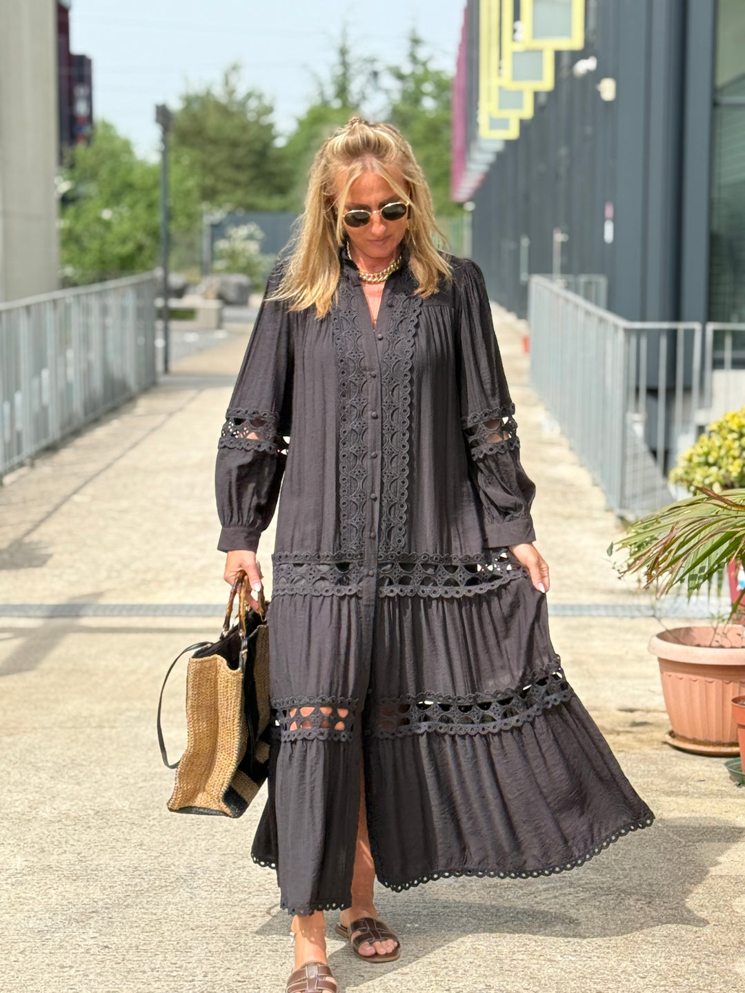 Robe/Gilet brodé boutonné Noir  1598