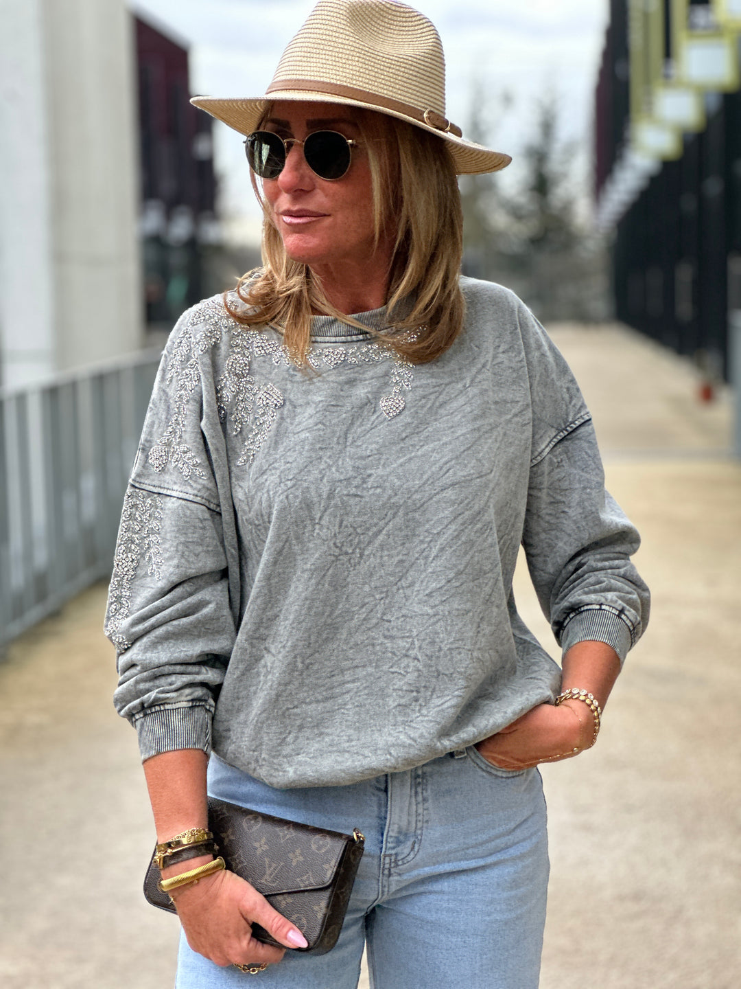 Sweat gris bijoux