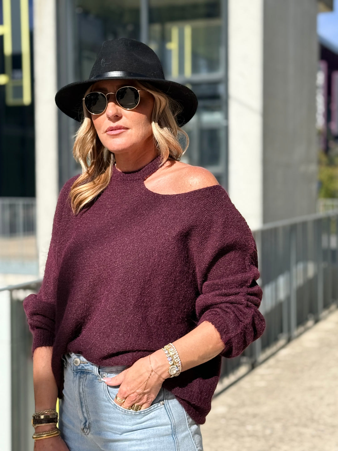 Pull manches long épaules ouverte 8838