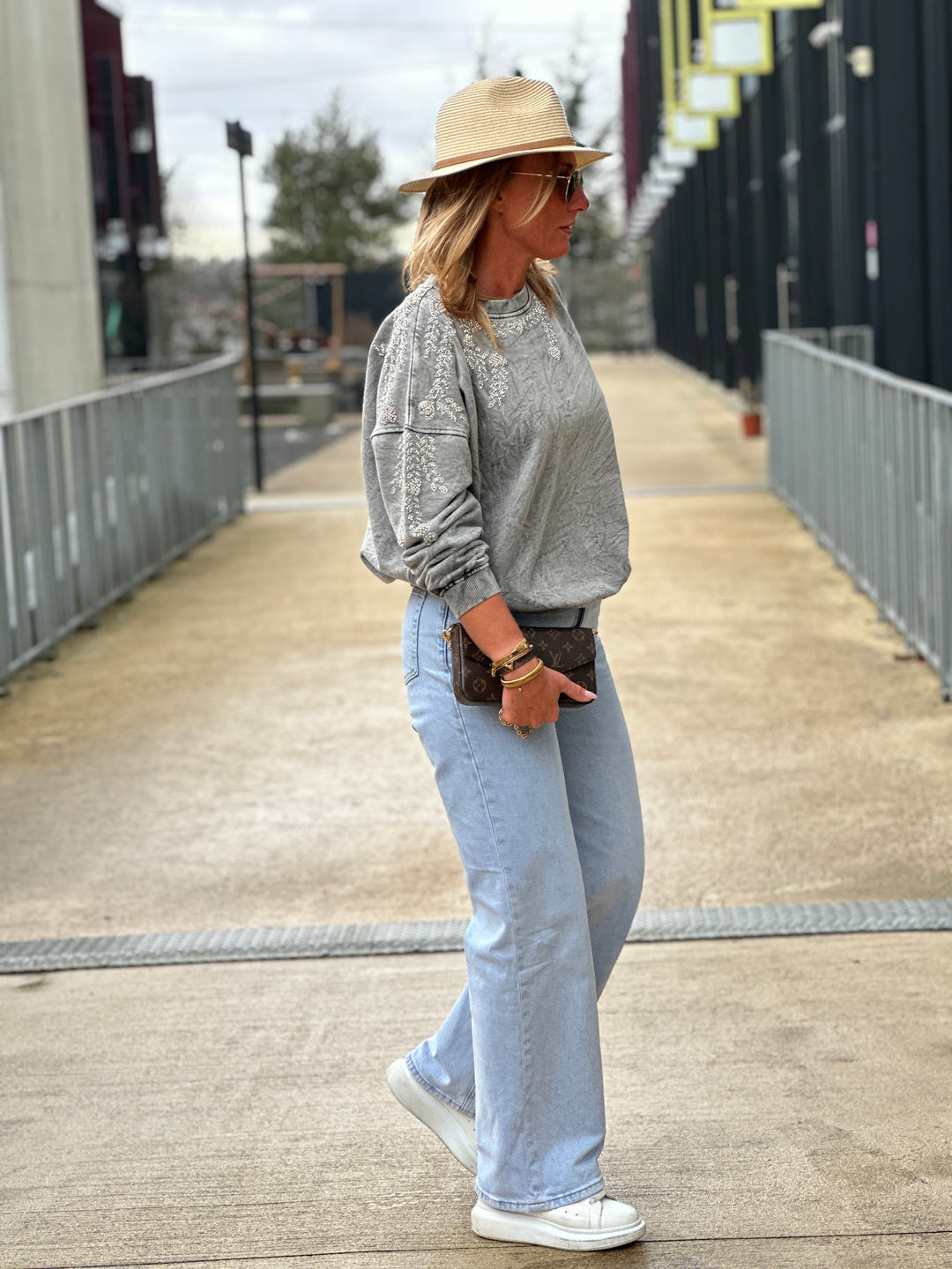 Sweat gris bijoux