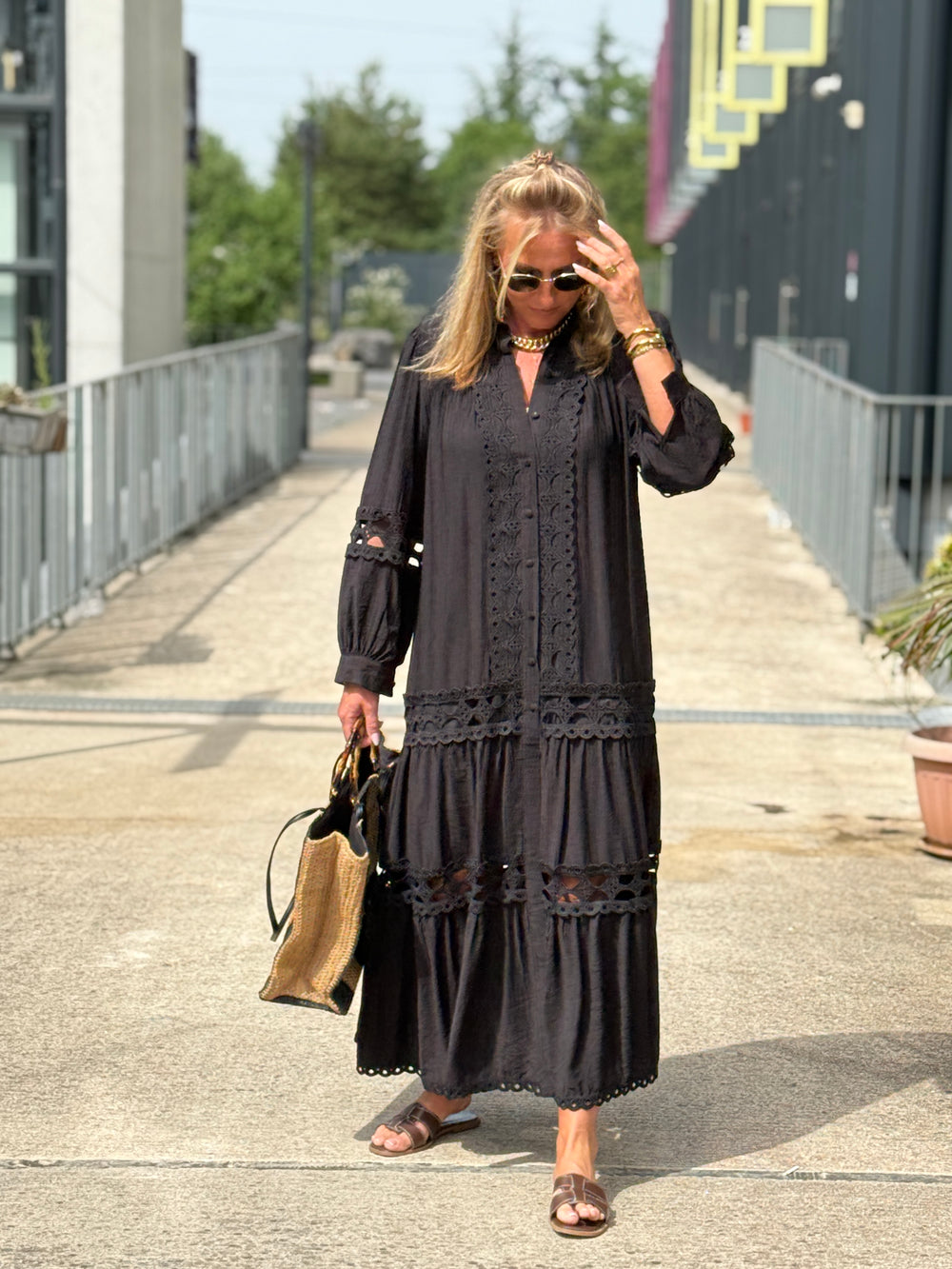 Robe/Gilet brodé boutonné Noir  1598
